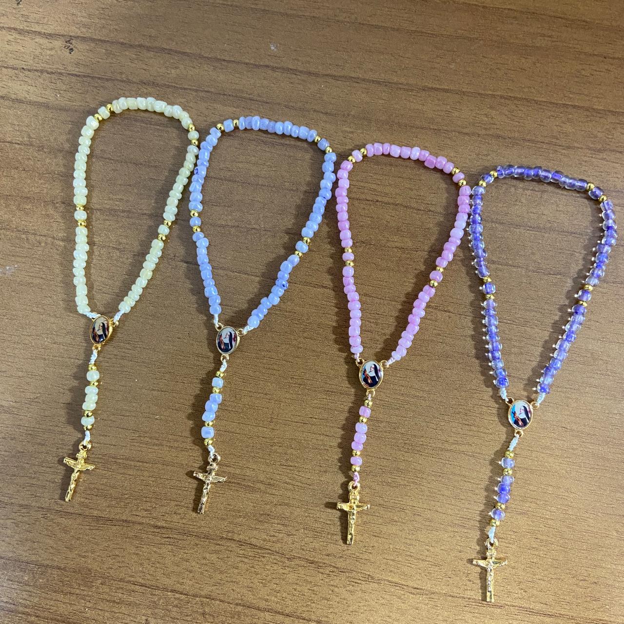 TERÇO MIÇANGA SANTA RITA DE CÁSSIA CORES SORTIDAS 4MM (3 UNIDADES)