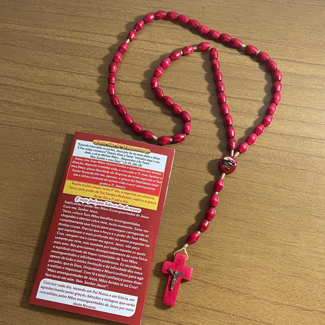 TERÇO DE MADEIRA MÃOS ENSANGUENTADAS DE JESUS 8MM MOD2 (3 UNIDADES)