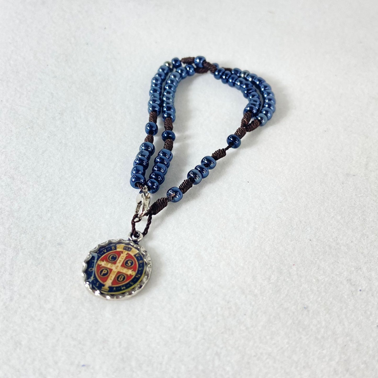 TERÇO PULSEIRA MIÇANGA MEDALHA SÃO BENTO (6 UNIDADES)