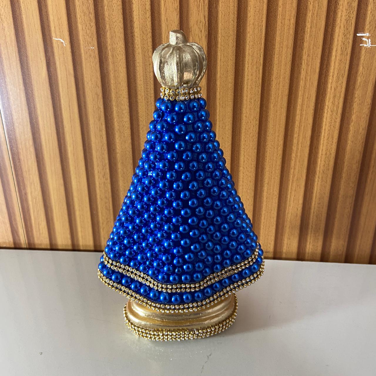 IMAGEM DE GESSO NOSSA SENHORA APARECIDA DOURADA COM PÉROLA AZUL 22,5CM (1 UNIDADE)