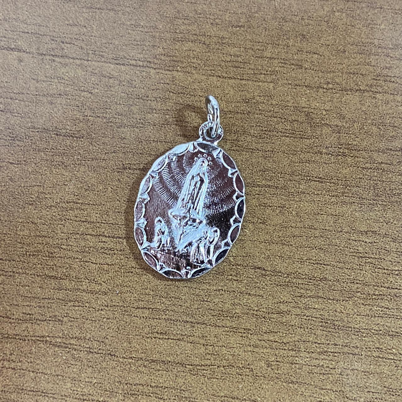 MEDALHA ITALIANA NOSSA SENHORA DE FÁTIMA COM PASTORES (6 UNIDADES)