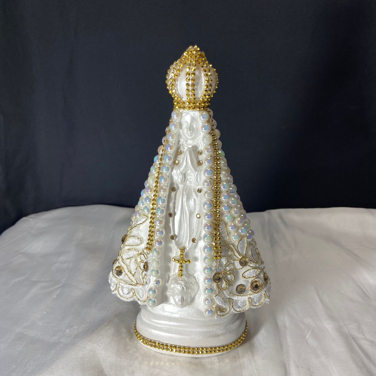 IMAGEM DE GESSO NOSSA SENHORA APARECIDA PÉROLA COM STRASS MOD11 23CM (1 UNIDADE)