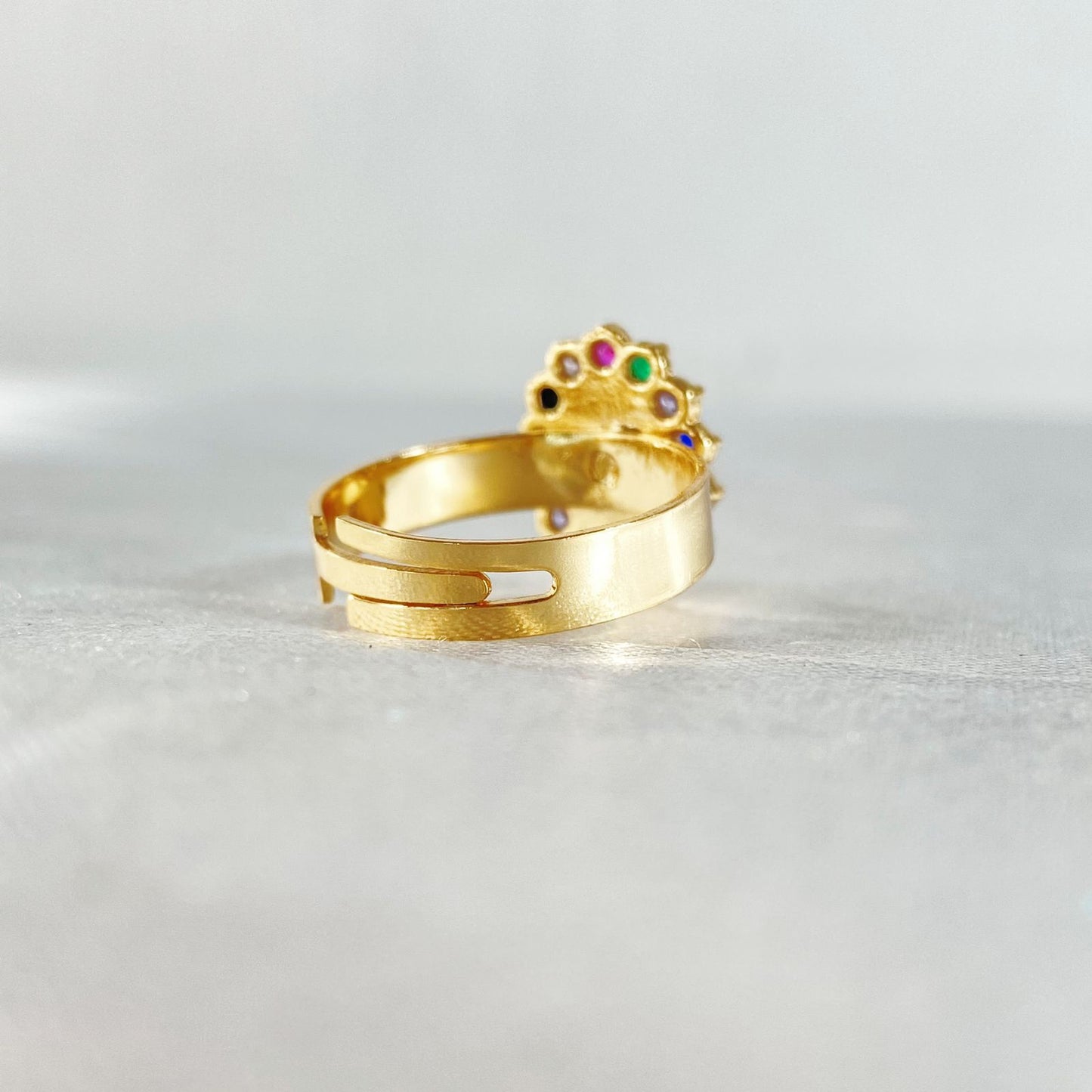 ANEL DOURADO NOSSA SENHORA APARECIDA COM STRASS (03 UNIDADES)