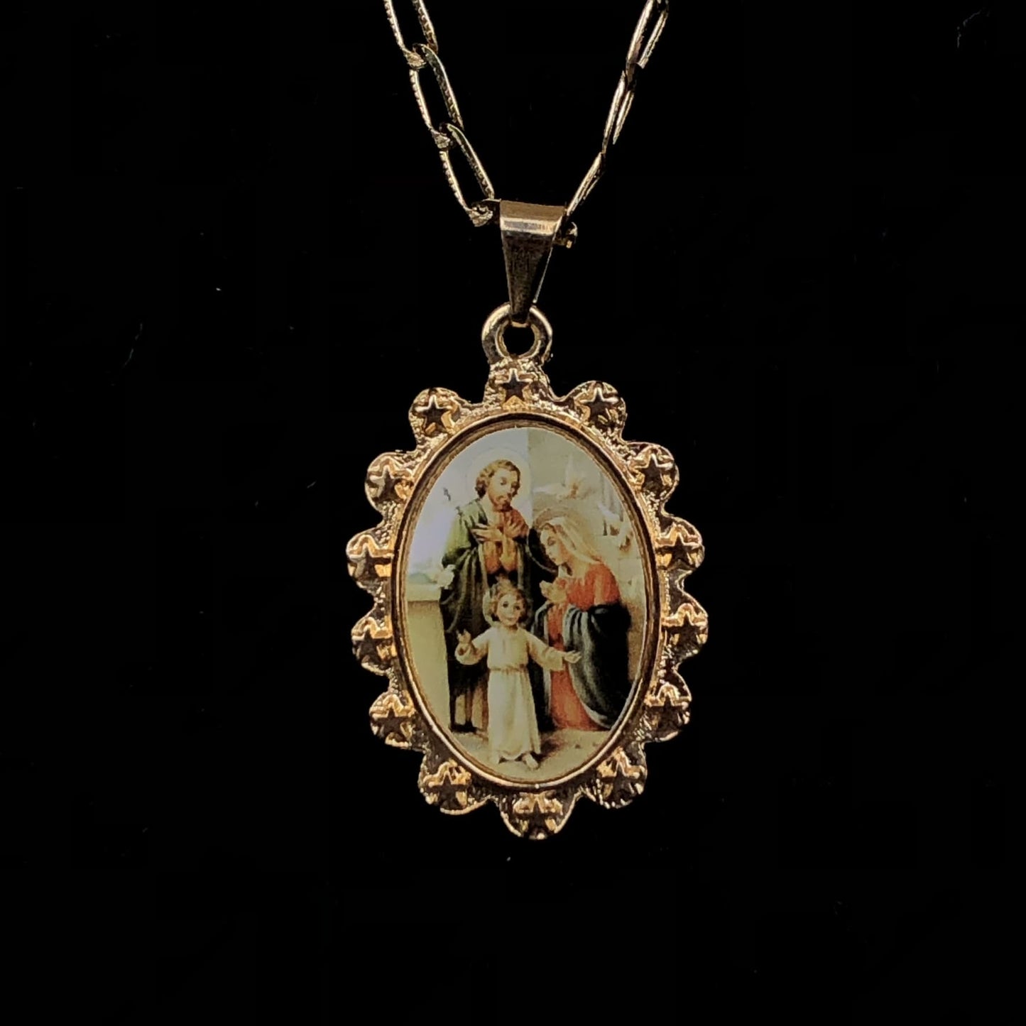 CORRENTE DOURADA MEDALHA RESINADA SAGRADA FAMÍLIA (1 UNIDADE)