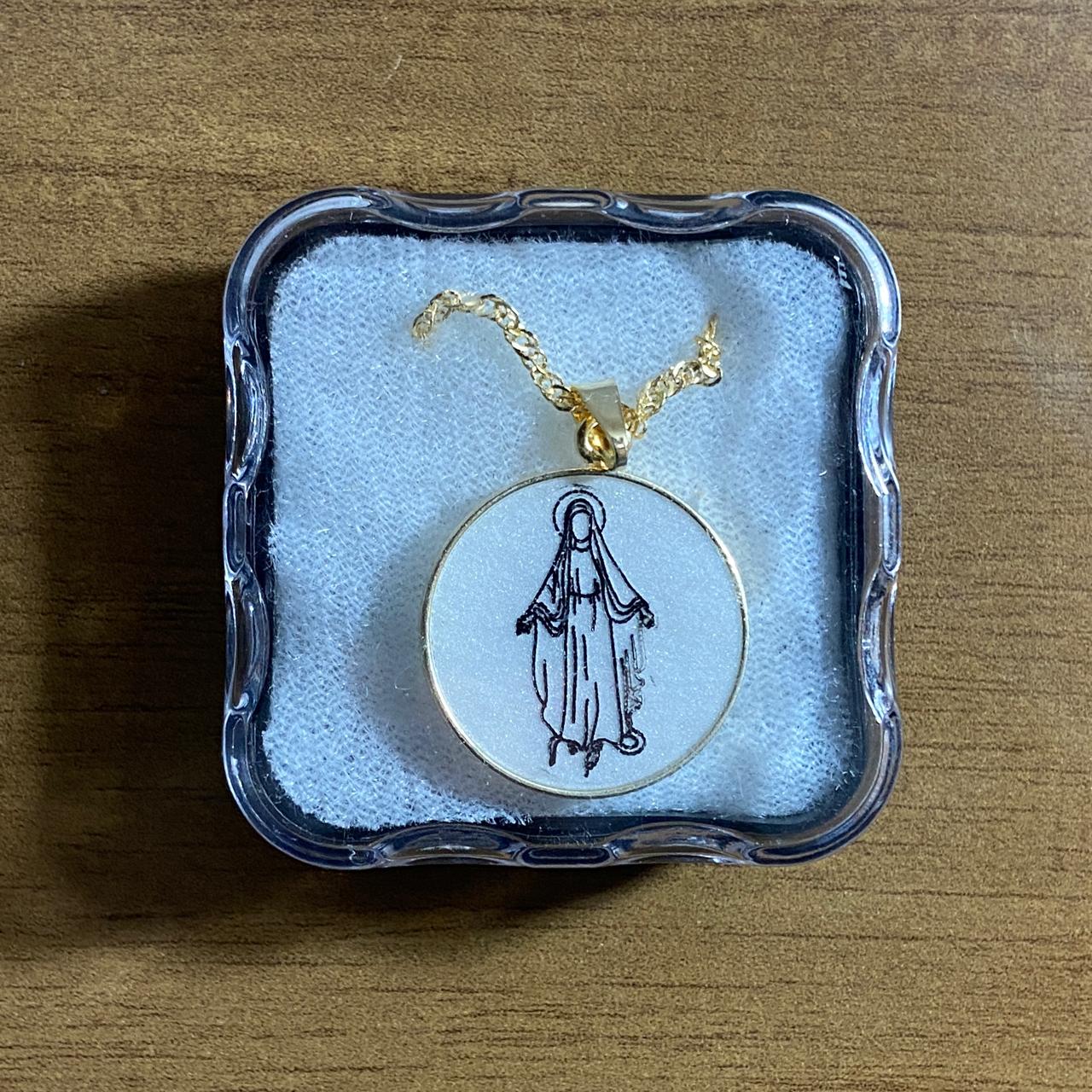 CORRENTE DOURADA MEDALHA ACRÍLICA NOSSA SENHORA DAS GRAÇAS (3 UNIDADES)