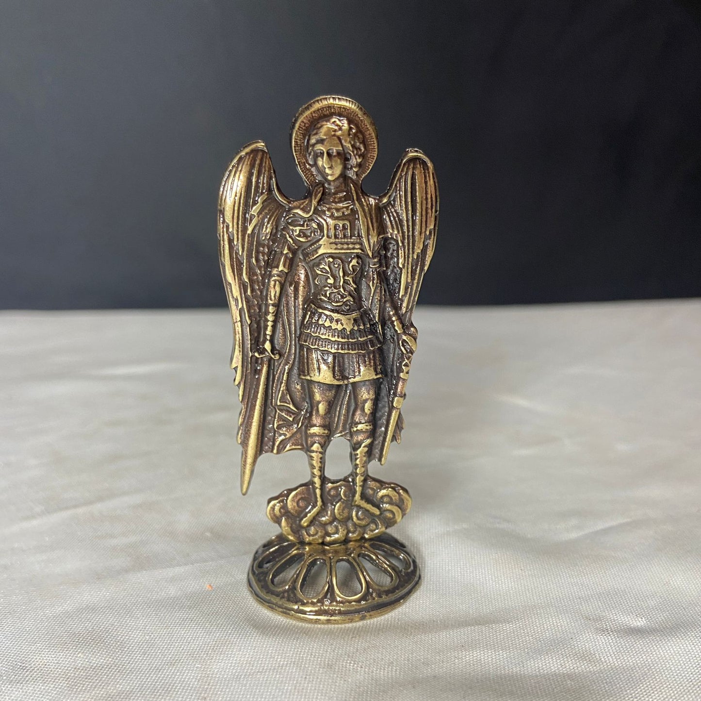 IMAGEM DE MESA METAL OURO VELHO SÃO MIGUEL ARCANJO 08CM (1 UNIDADE)