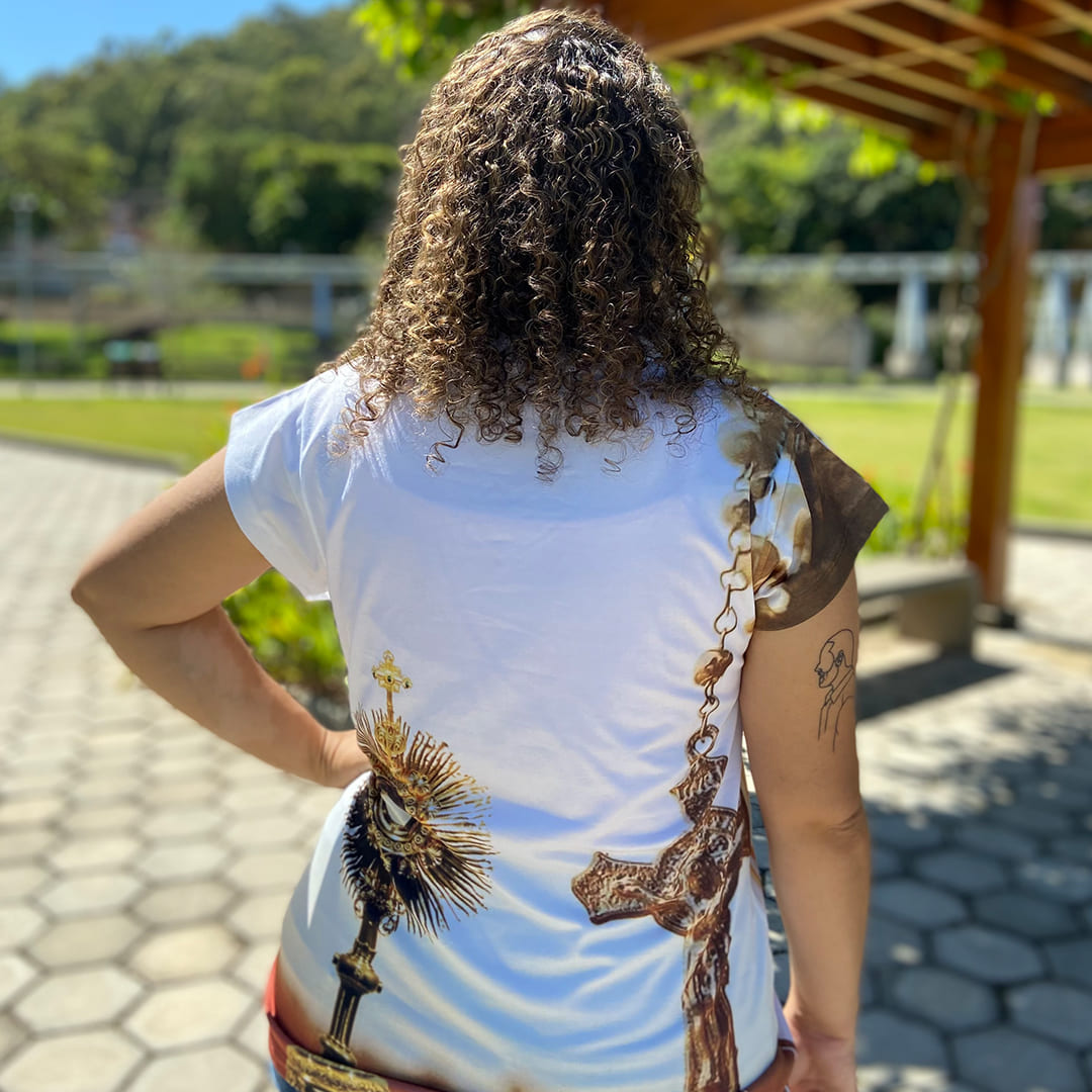 CAMISETA RELIGIOSA SANTÍSSIMO SACRAMENTO BRANCO TAMANHO:G (1 UNIDADE)