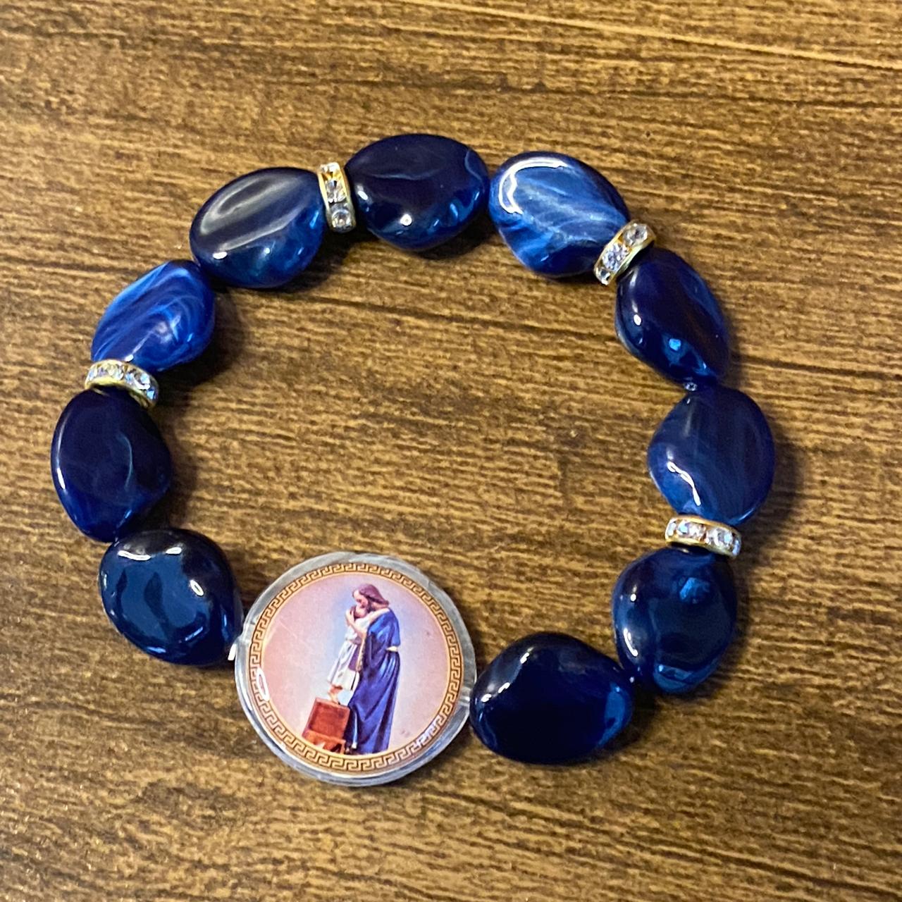 PULSEIRA PEDRARIAS COM MEDALHA RESINADA SÃO JOSÉ AFETUOSO (03 UNIDADES)