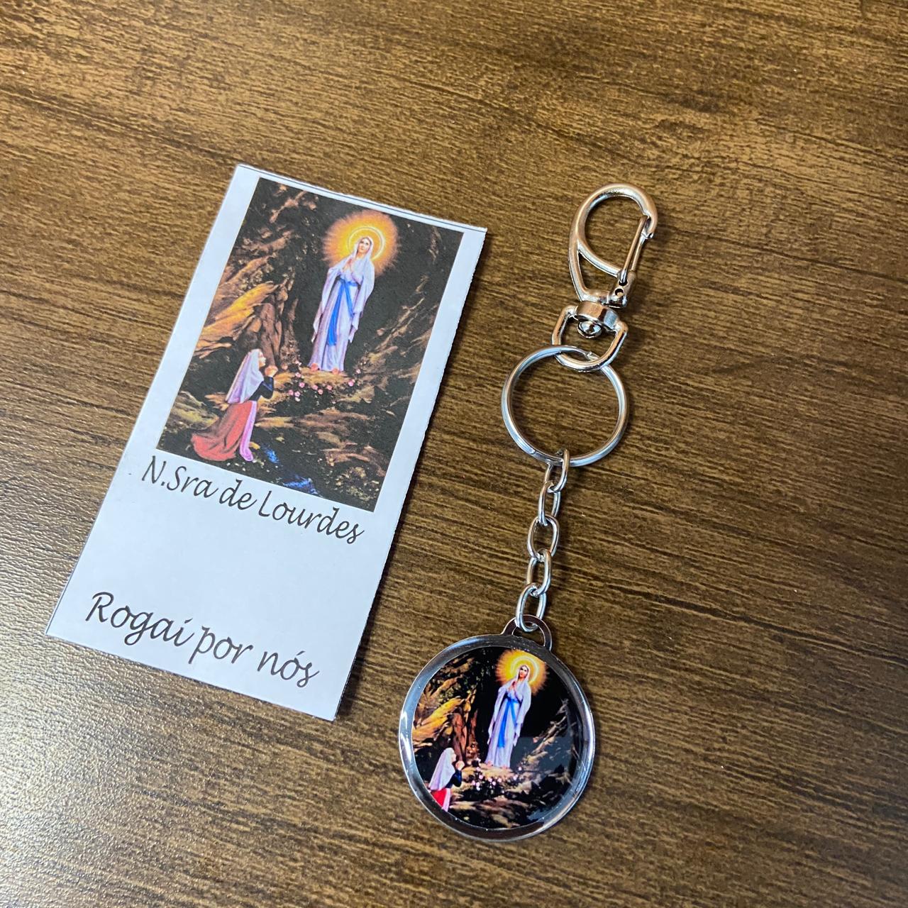 CHAVEIRO METAL DUPLA FACE COM MOSQUETE NOSSA SENHORA DE LOURDES (6 UNIDADES)
