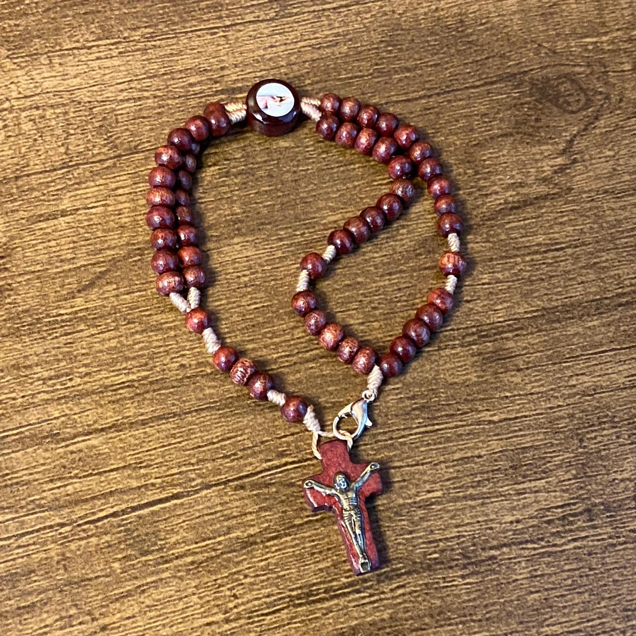 TERÇO PULSEIRA MADEIRA NOSSA SENHORA DA PENHA (12 UNIDADES)