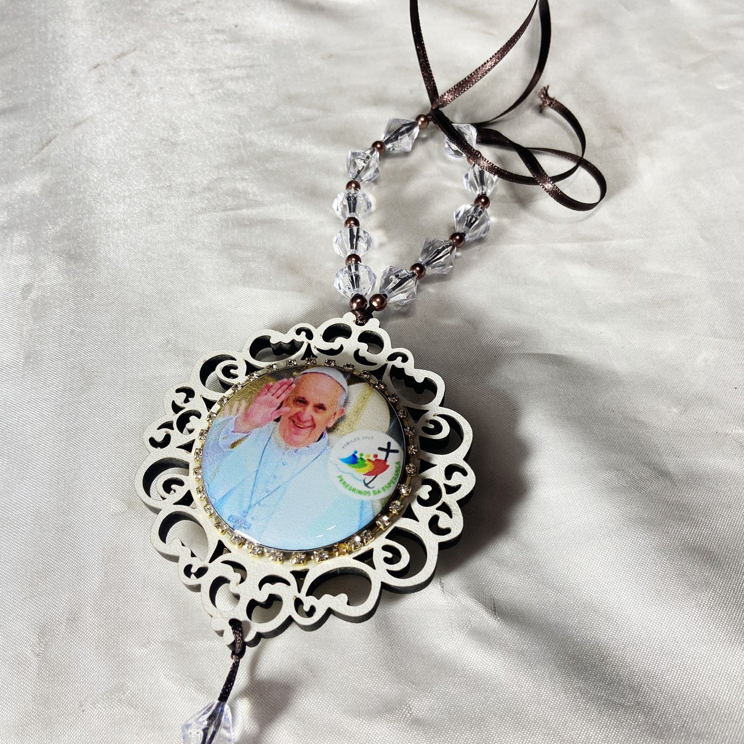 MEDALHÃO DE PORTA RESINADO COM STRASS JUBILEU 2025 (1 UNIDADE)