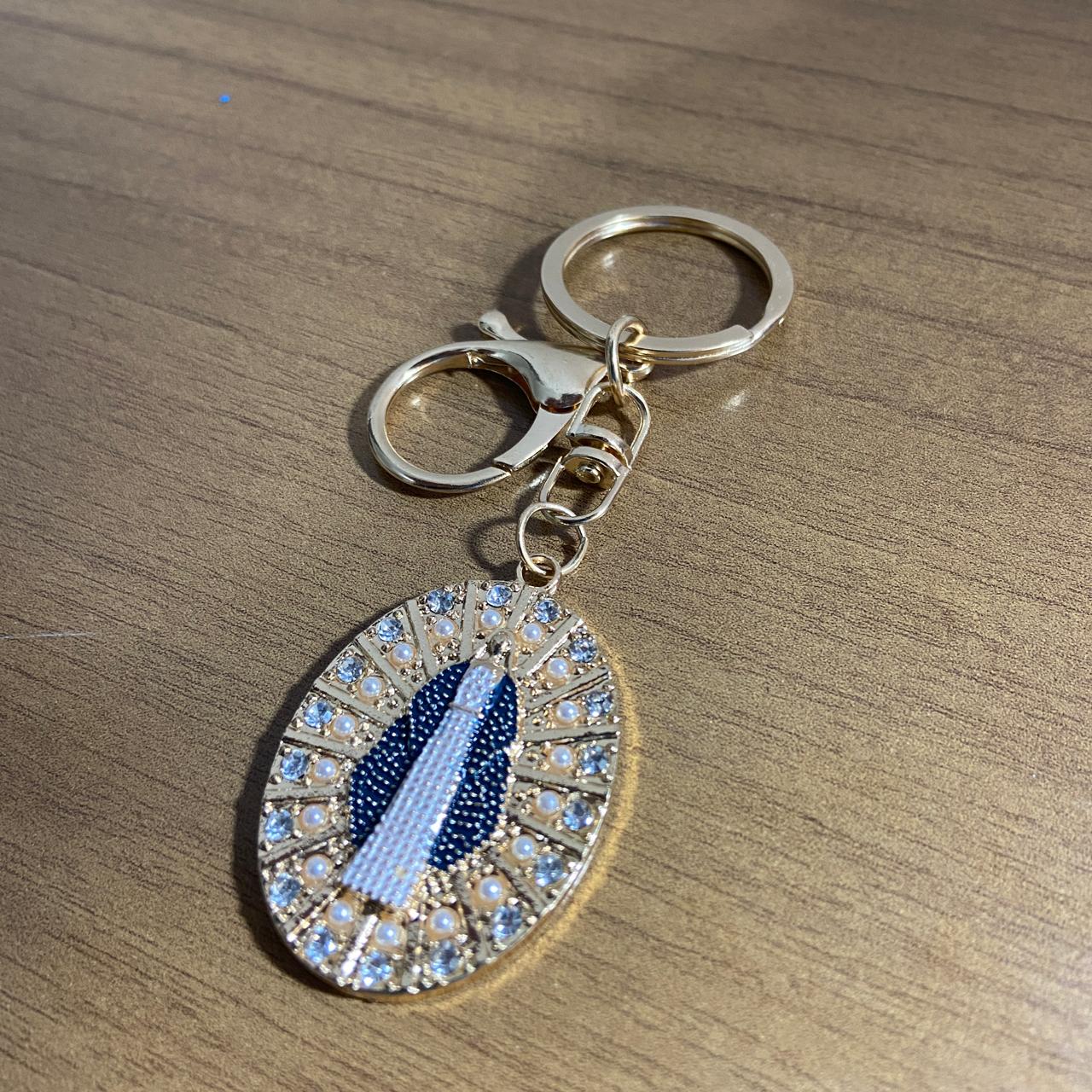 CHAVEIRO LUXO NOSSA SENHORA DAS GRAÇAS COM MOSQUETE MOD4 (6 UNIDADES)
