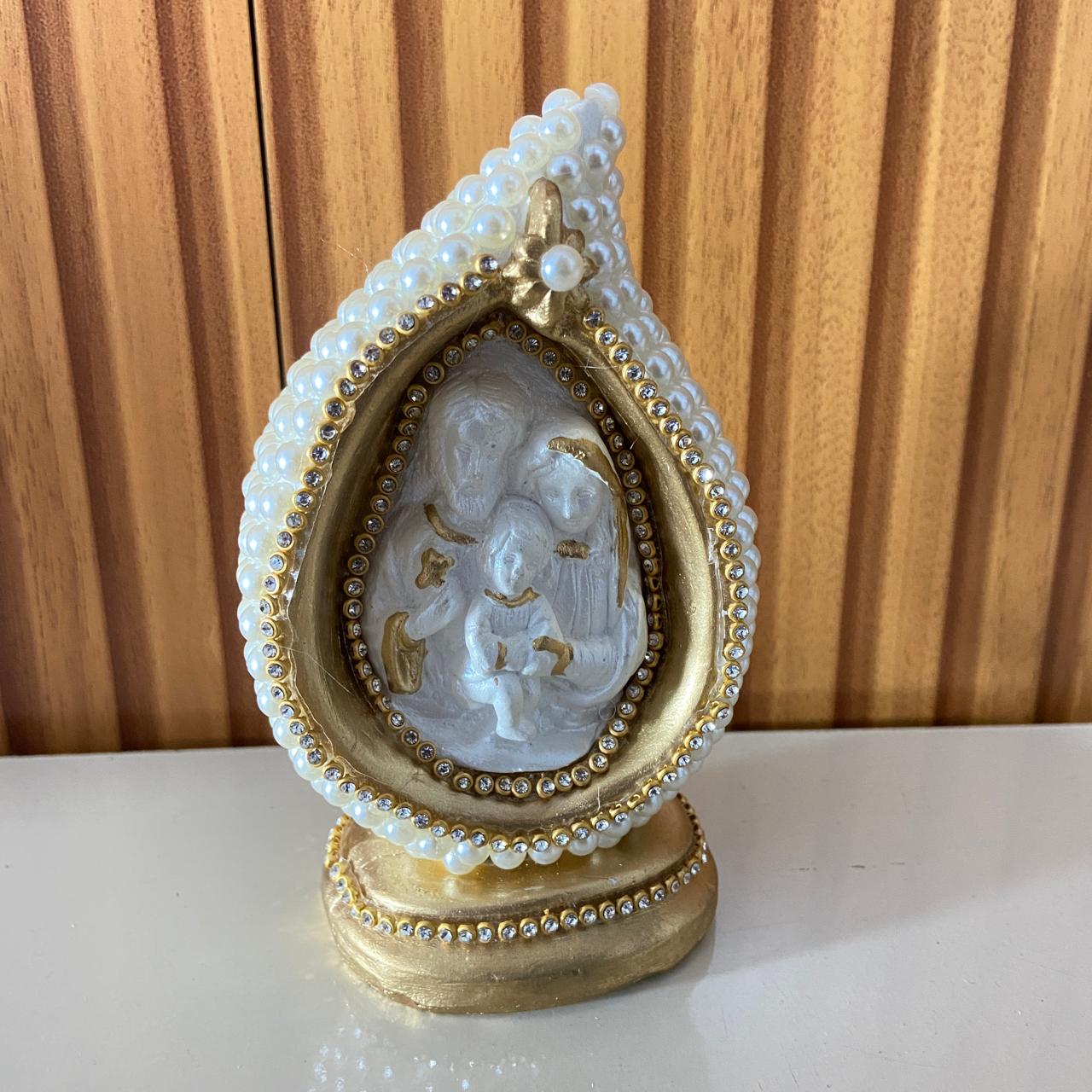 IMAGEM DE GESSO GOTA SAGRADA FAMÍLIA PÉROLA BRANCA COM STRASS 14CM (1 UNIDADE)