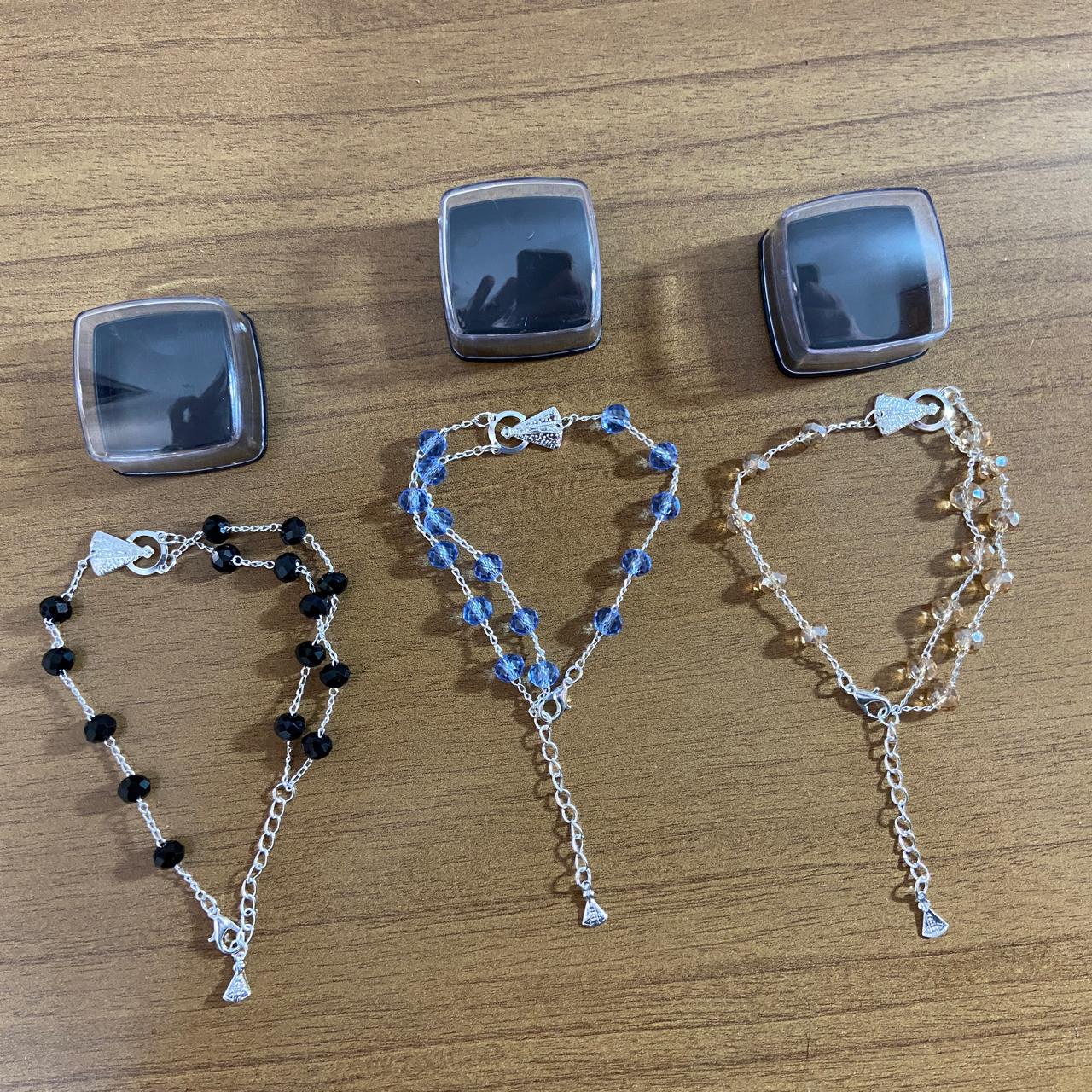 PULSEIRA PRATEADA CRISTAL NOSSA SENHORA APARECIDA CORES SORTIDAS (03 UNIDADES)