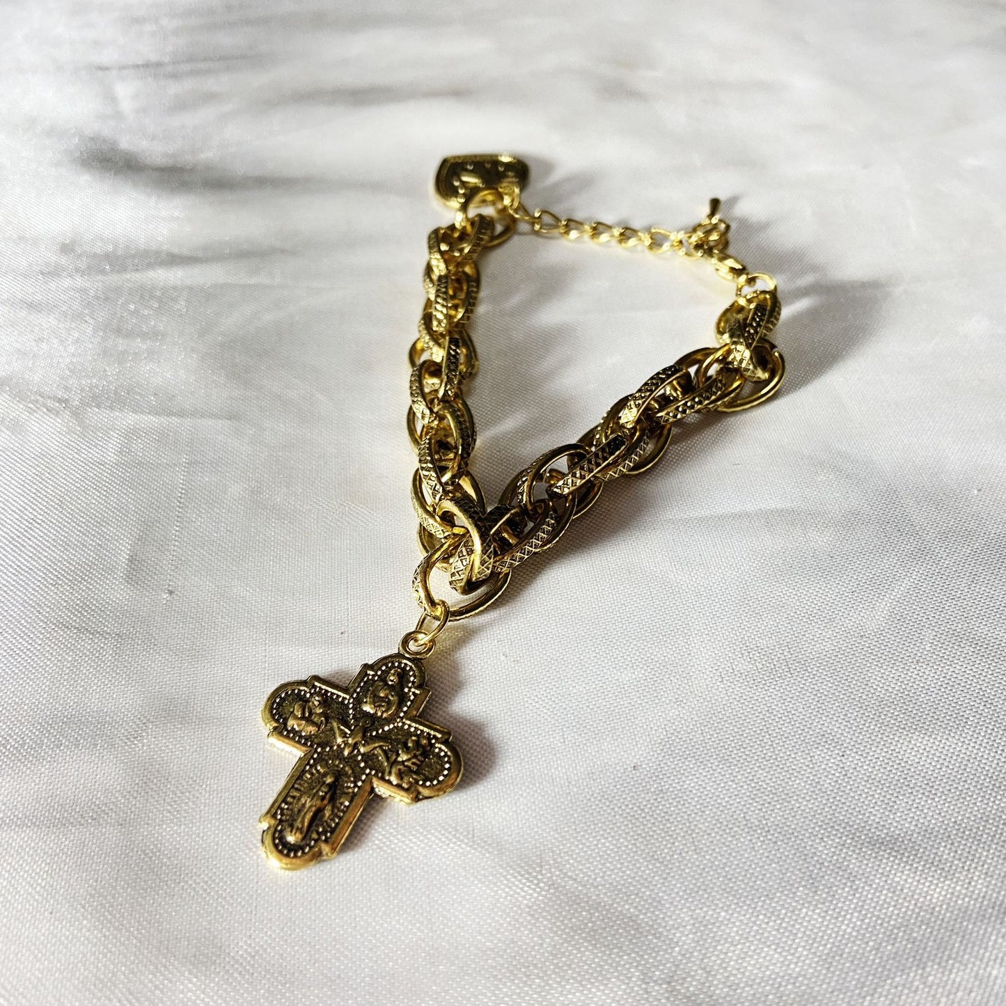 PULSEIRA DOURADA CRUZ TODOS OS SANTOS (1 UNIDADE)