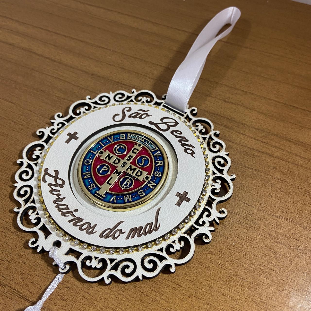 MANDALA MDF BRANCA MEDALHA SÃO BENTO EM RELEVO (1 UNIDADE)