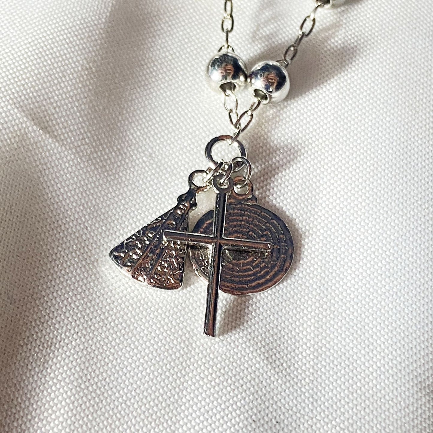 PULSEIRA PRATEADA NOSSA SENHORA APARECIDA MODELOS SORTIDOS (6 UNIDADES)