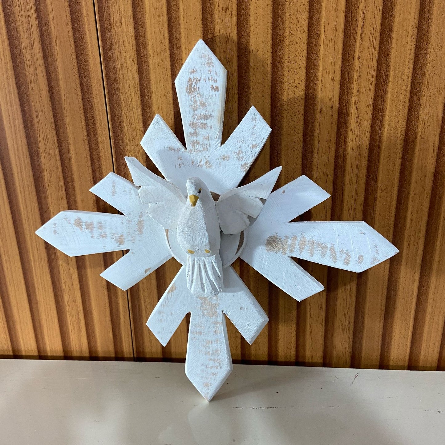 MANDALA MADEIRA BRANCA DIVINO ESPIRITO SANTO 26X27CM (1 UNIDADE)