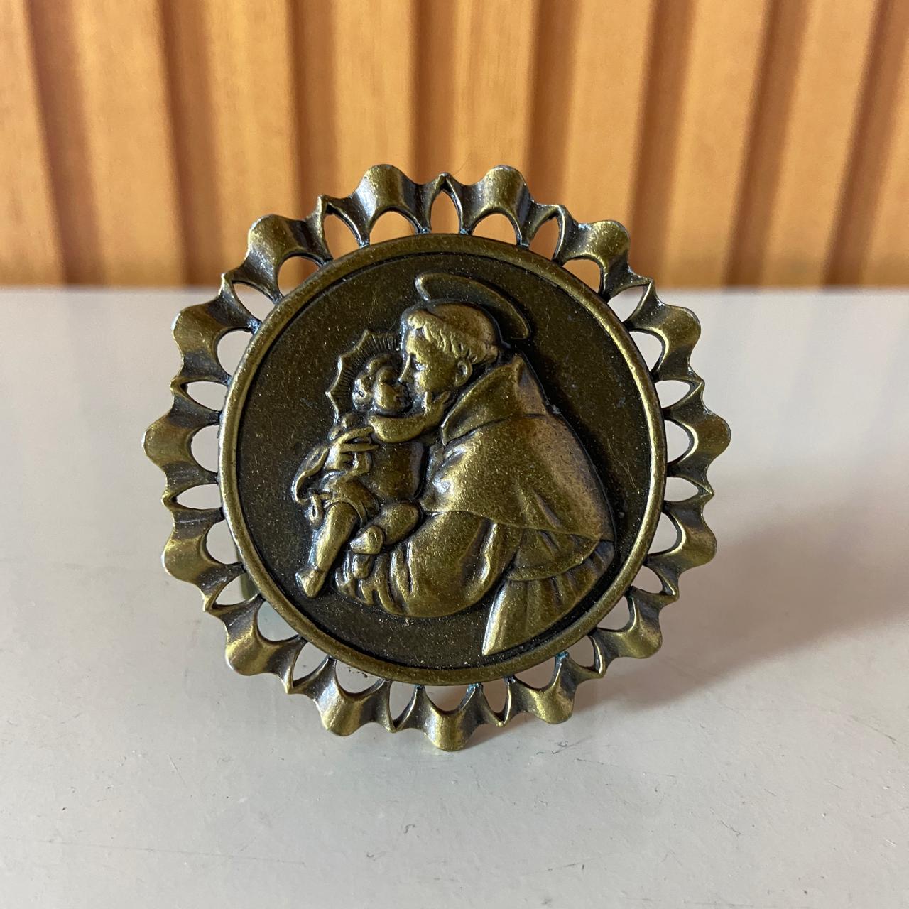 ADORNO DE MESA METAL OURO VELHO SANTO ANTÔNIO 05CM (1 UNIDADE)