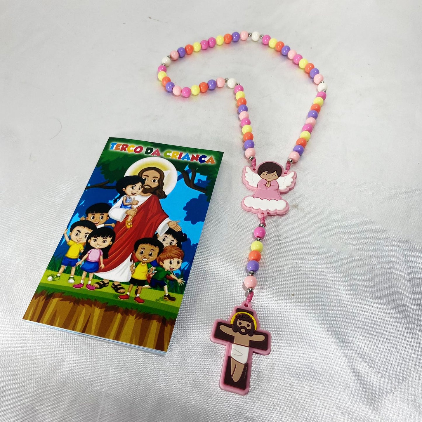 TERÇO DA CRIANÇA ANJO DA GUARDA ROSA CONTA COLORIDA 08MM (1 UNIDADE)