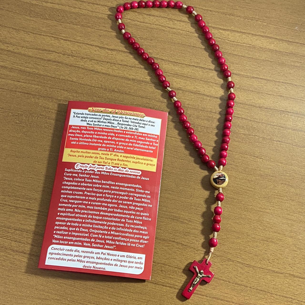 TERÇO DE MADEIRA MÃOS ENSANGUENTADAS DE JESUS 6MM MOD3 (3 UNIDADES)