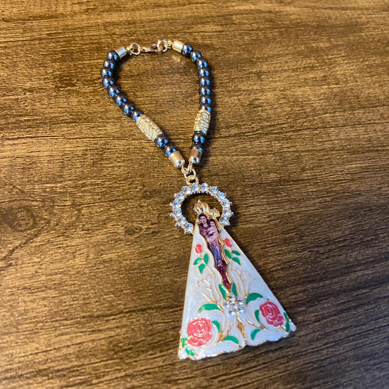 DEZENA PARA CARRO HEMATITA NOSSA SENHORA DE NAZARÉ COM STRASS 06MM (3 UNIDADES)