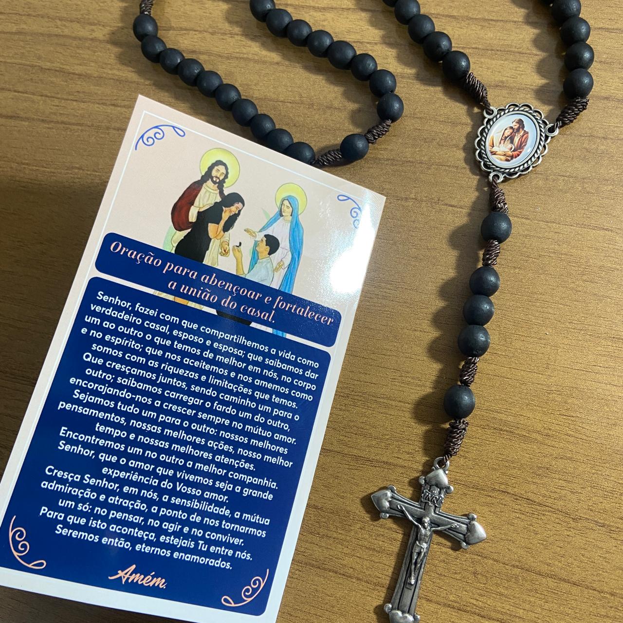 TERÇO DE MADEIRA PRETO FOSCO SAGRADA FAMÍLIA 10MM (1 UNIDADE)