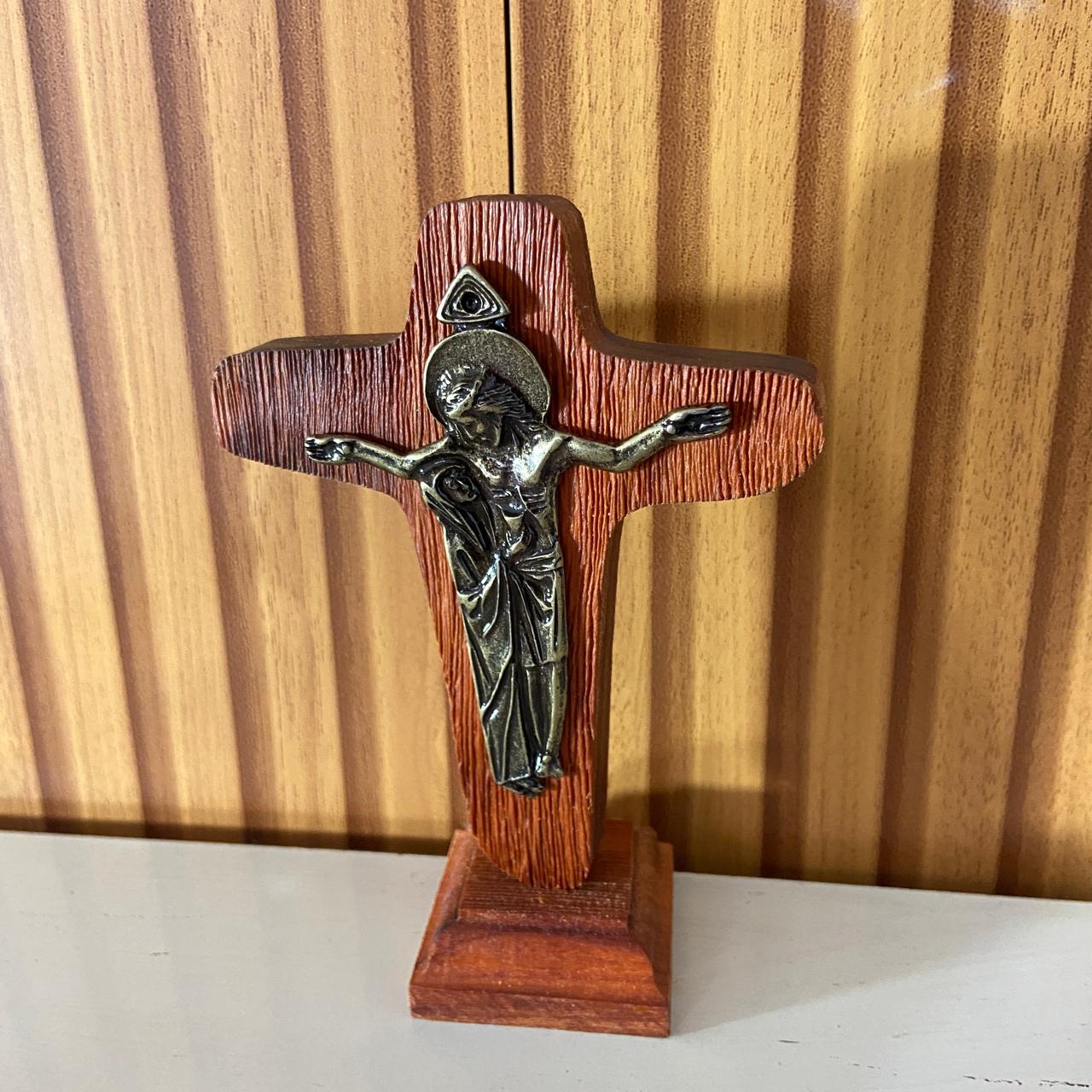 CRUCIFIXO MADEIRA DE MESA DA UNIDADE 13,5CM (1 UNIDADE)