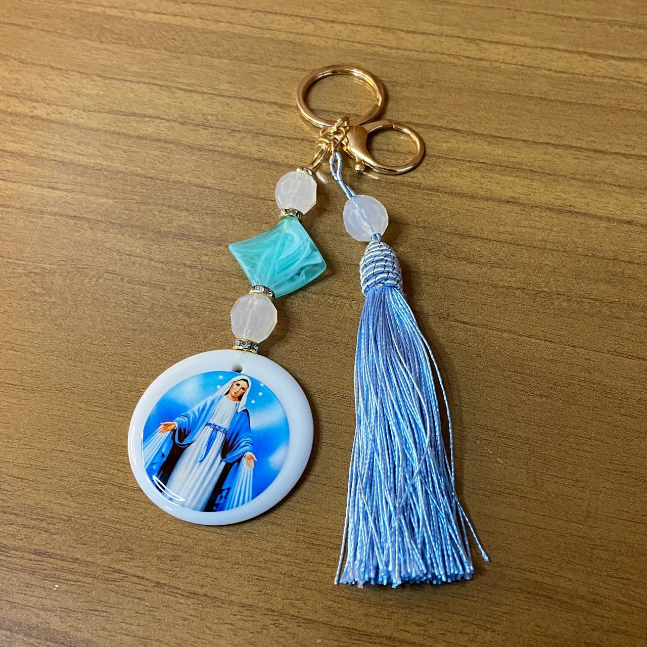 CHAVEIRO DE PEDRARIAS NOSSA SENHORA DAS GRAÇAS RESINADO (1 UNIDADE)