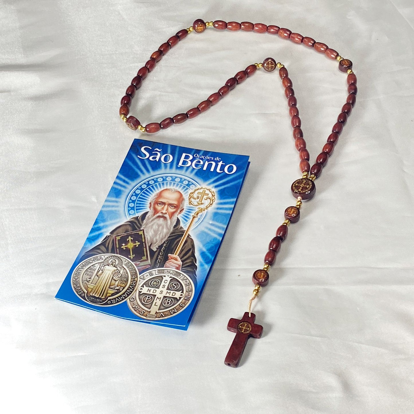 TERÇO DE MADEIRA SÃO BENTO 7 MEDALHAS 8MM (3 UNIDADES)