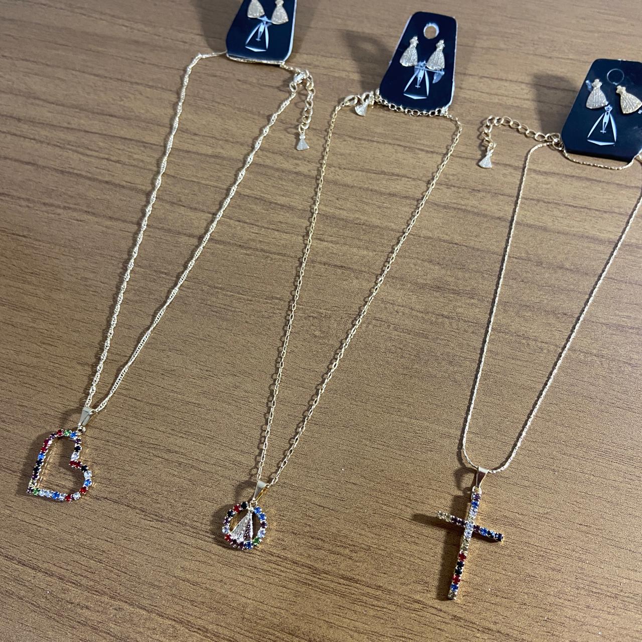 CORRENTE DOURADA COM BRINCO MODELOS SORTIDOS (3 UNIDADES)