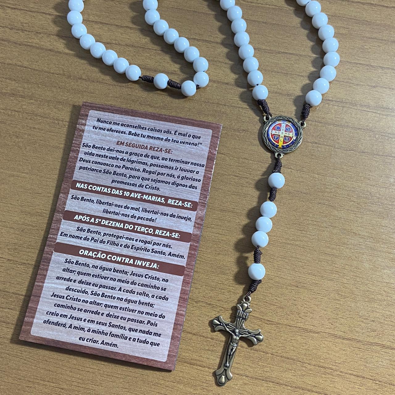 TERÇO PÉROLA BRANCA CAMPISTA MEDALHA SÃO BENTO 10MM (1 UNIDADE)