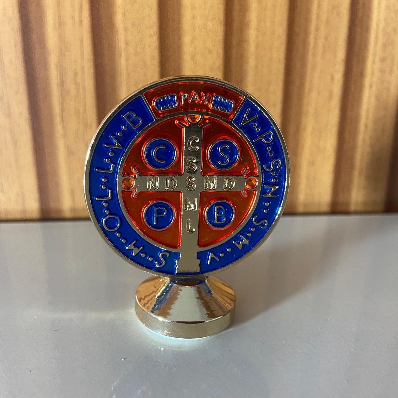 MEDALHÃO SÃO BENTO PARA CARRO DOURADO MOD2 (6 UNIDADES)