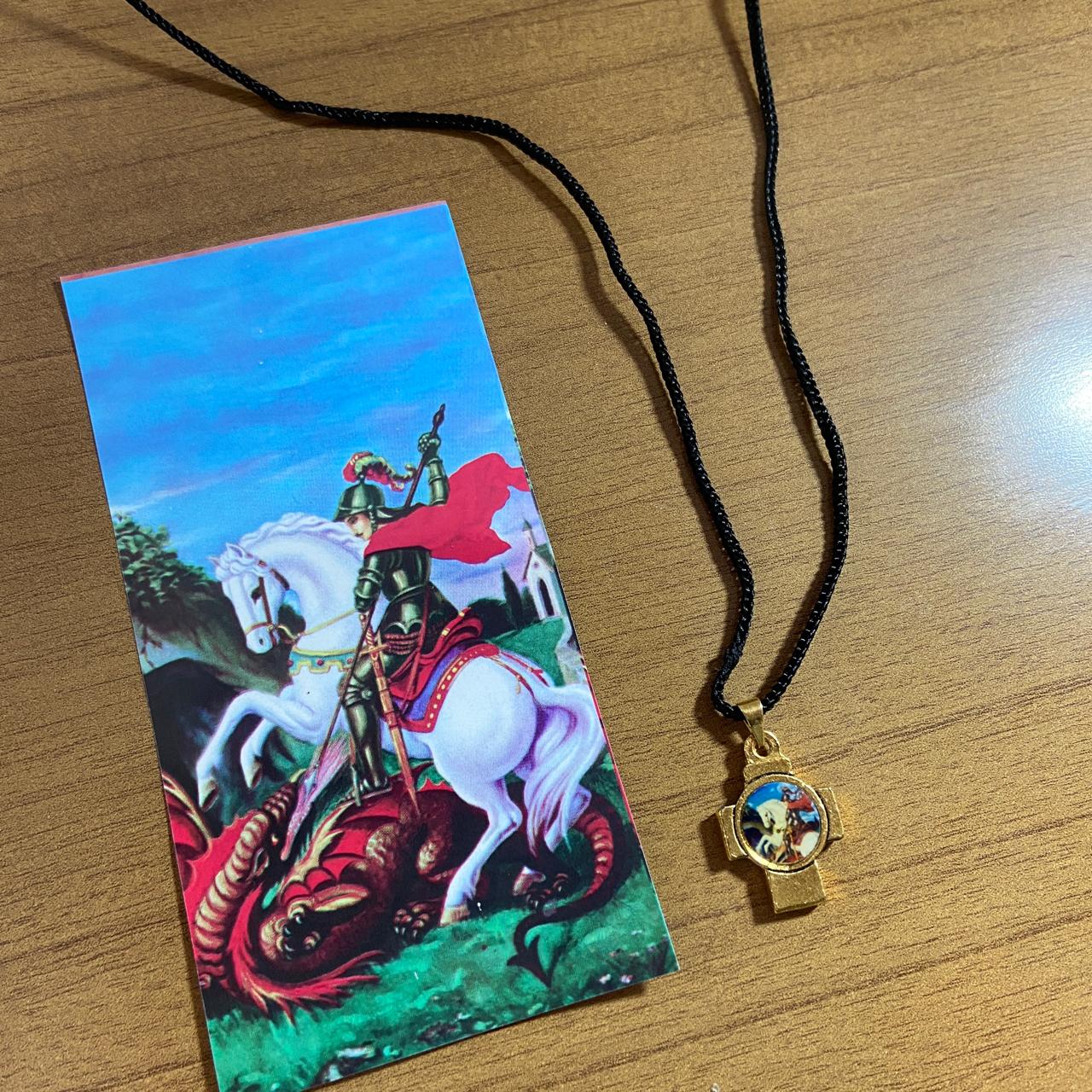 CORDÃO COM MEDALHA RESINADA SÃO JORGE (1 UNIDADES)