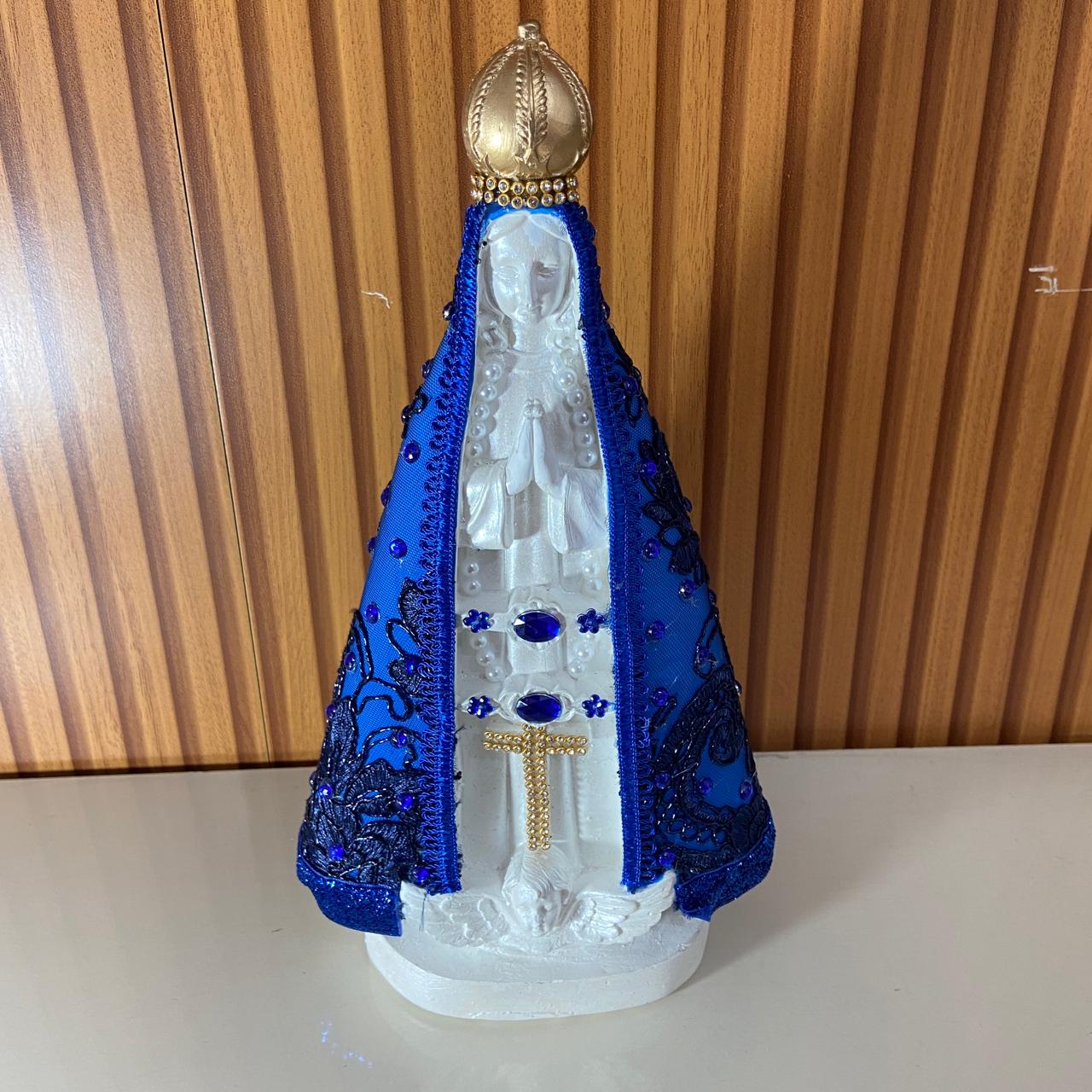 IMAGEM DE GESSO NOSSA SENHORA APARECIDA BRANCA DECOUPAGE AZUL 30,5CM (1 UNIDADE)