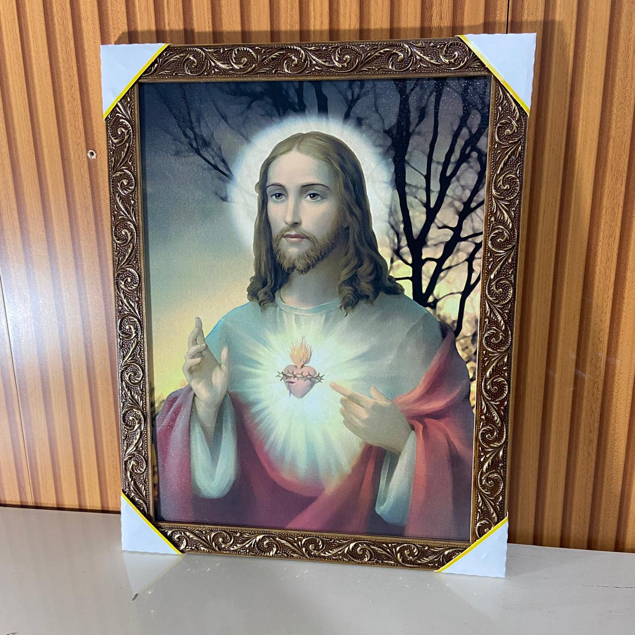 QUADRO COM MOLDURA RESINADO SAGRADO CORAÇÃO DE JESUS 44CMX34CM (1 UNIDADE)