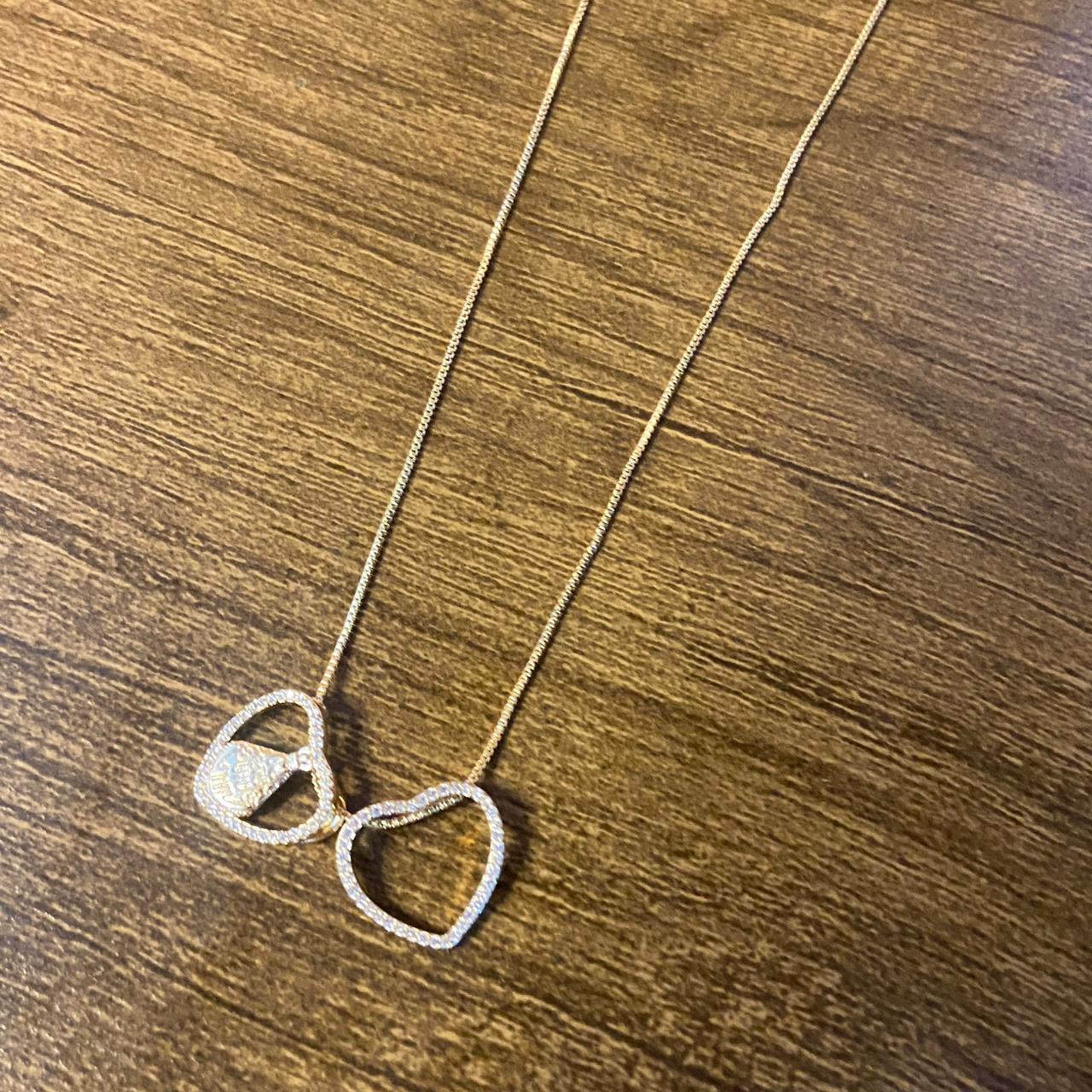 COLAR DOURADO CORAÇÃO NOSSA SENHORA APARECIDA COM STRASS (1 UNIDADE)