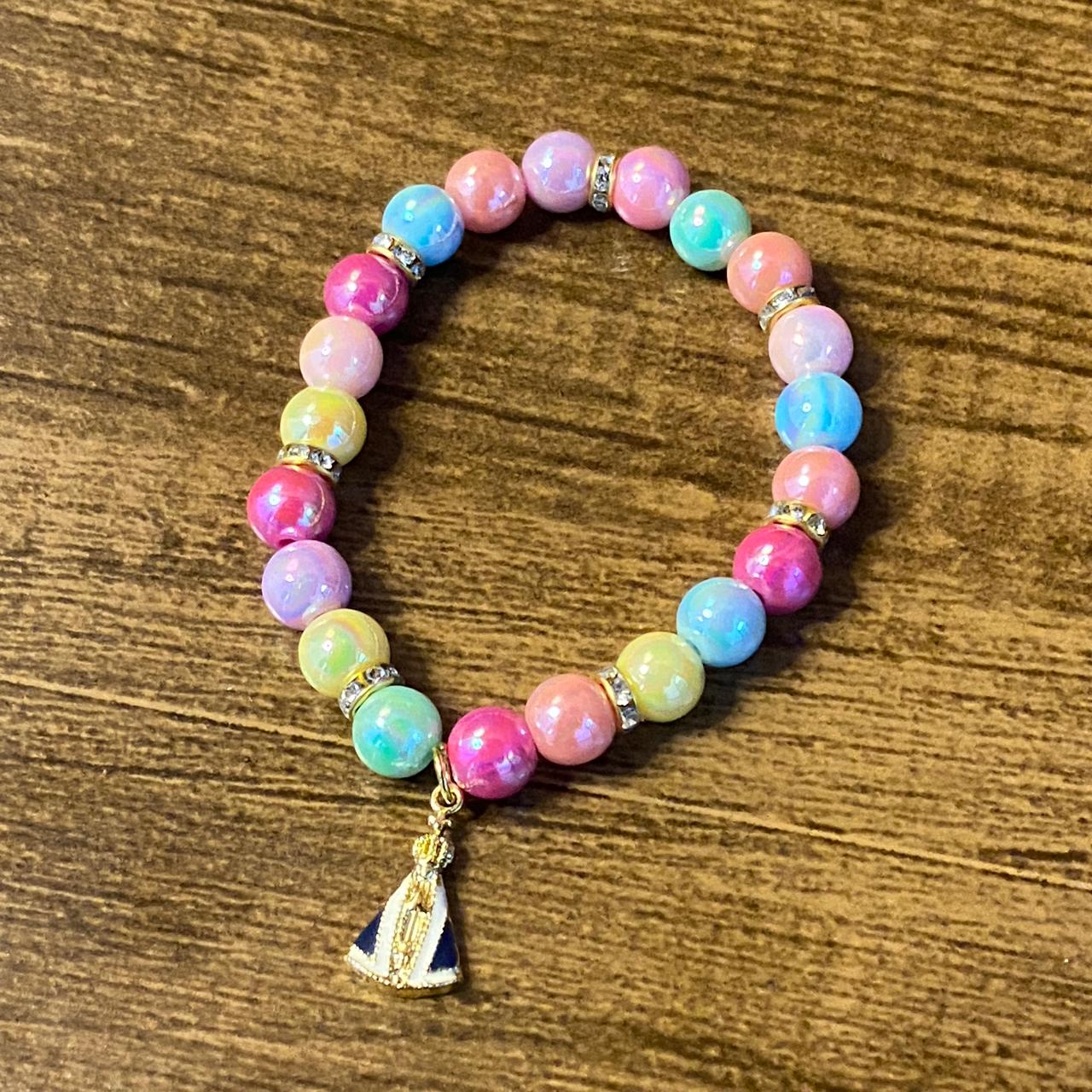 PULSEIRA PÉROLA INFANTIL COM PINGENTE NOSSA SENHORA APARECIDA (03 UNIDADES)