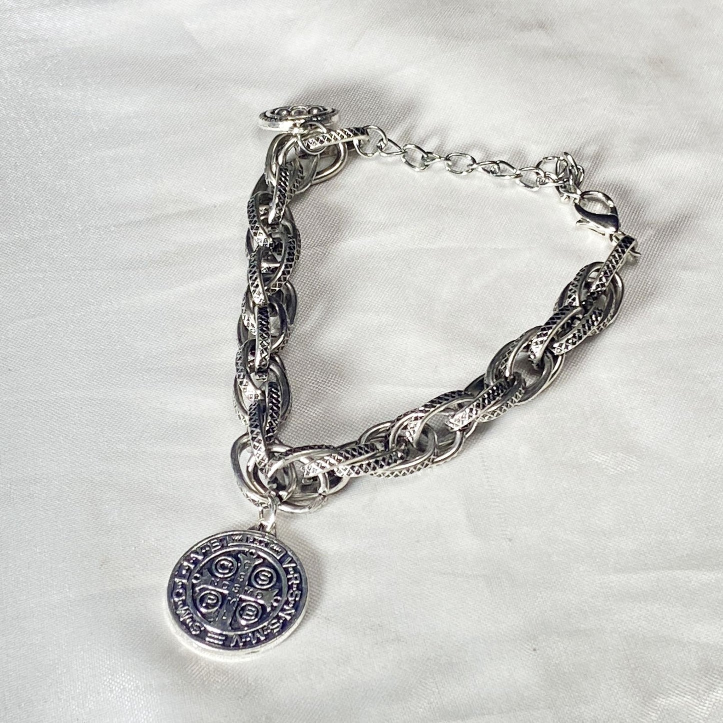 PULSEIRA PRATEADA MEDALHA SÃO BENTO (1 UNIDADE)