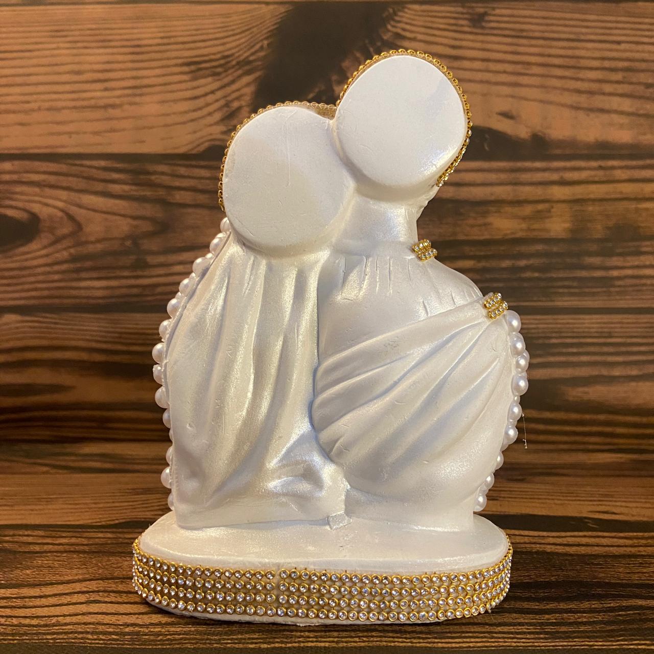 BUSTO DE GESSO SAGRADA FAMÍLIA BRANCO COM PÉROLA E STRASS DOURADO 20CM MOD 2 (1 UNIDADE)