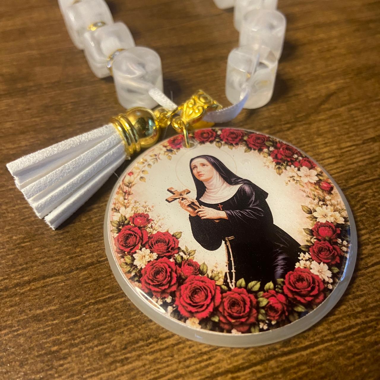 DEZENA PEDRARIAS MEDALHÃO RESINADO SANTA RITA 12MM (1 UNIDADE)