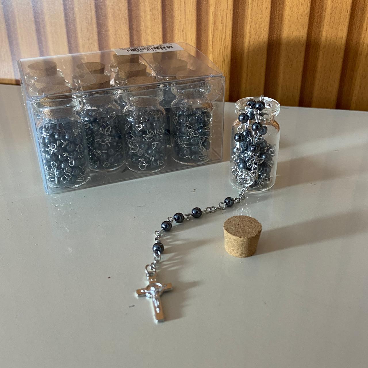 TERÇO HEMATITA NA GARRAFA SÃO BENTO 4MM (12 UNIDADES)