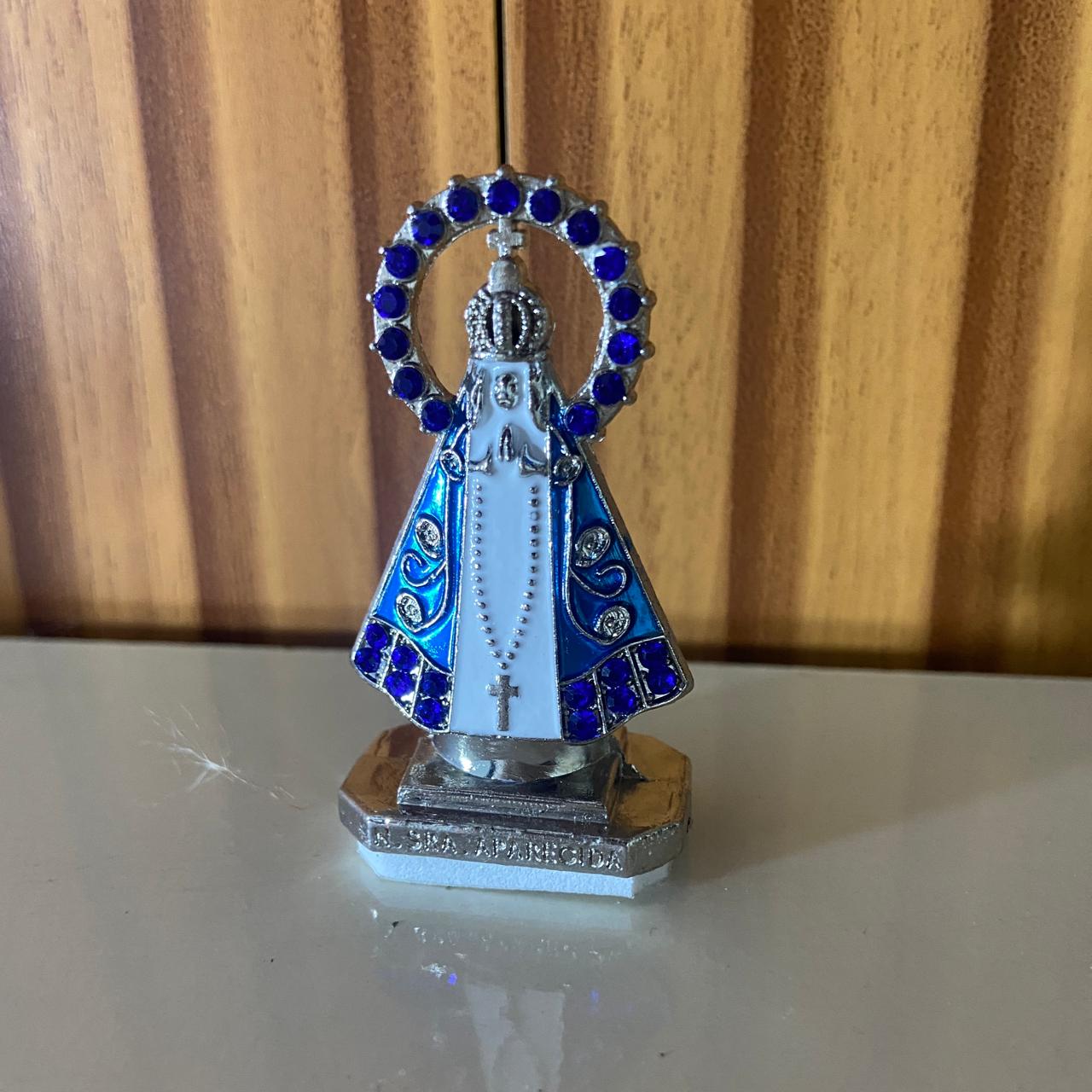 IMAGEM NOSSA SENHORA APARECIDA PARA CARRO PRATA COM AURÉOLA AZUL (12 UNIDADES)