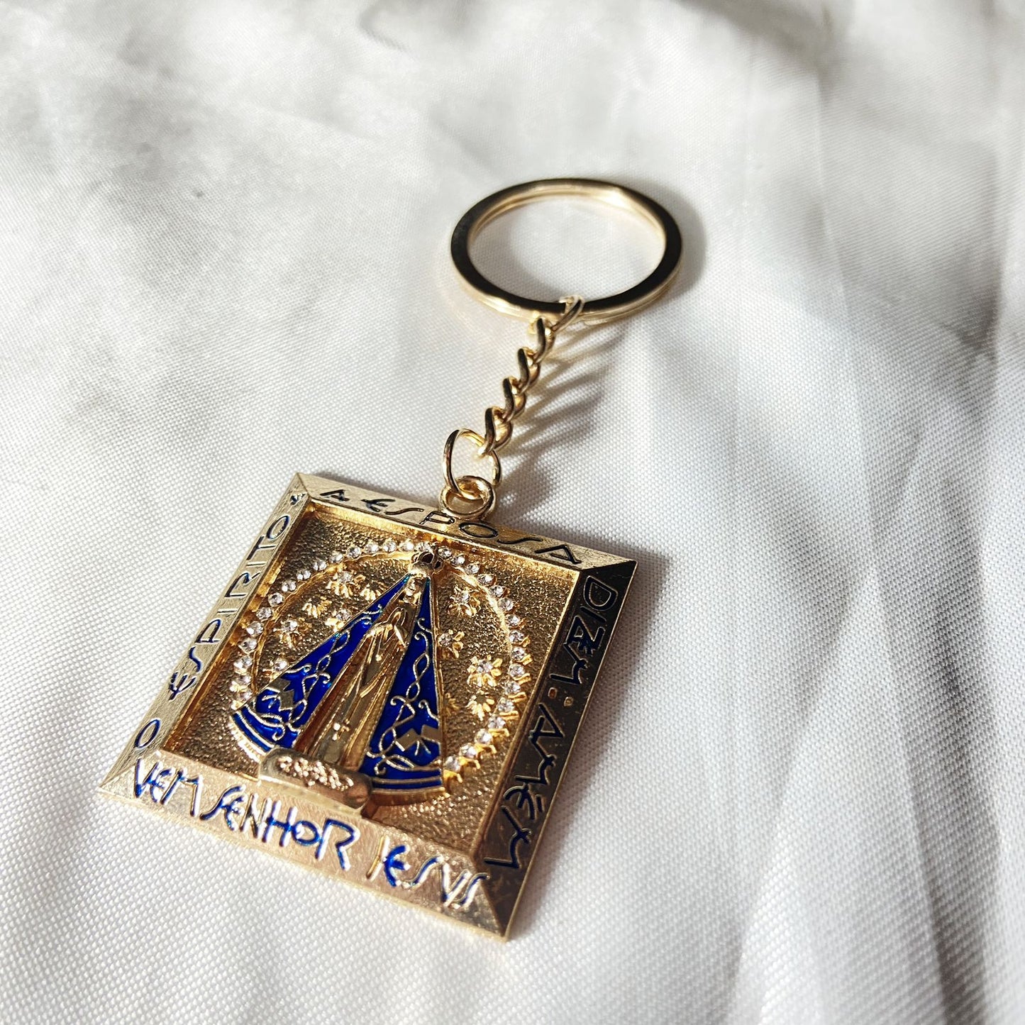 CHAVEIRO DOURADO NICHO NOSSA SENHORA APARECIDA COM STRASS (6UNIDADES)