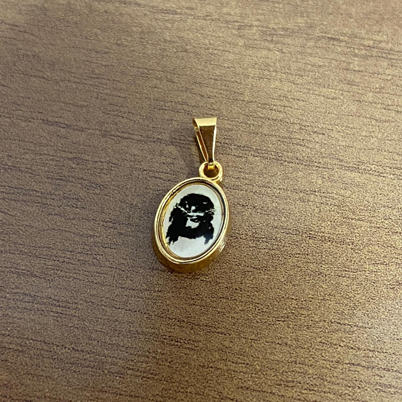 PINGENTE DOURADO RESINADO FACE DE CRISTO (5 UNIDADES)