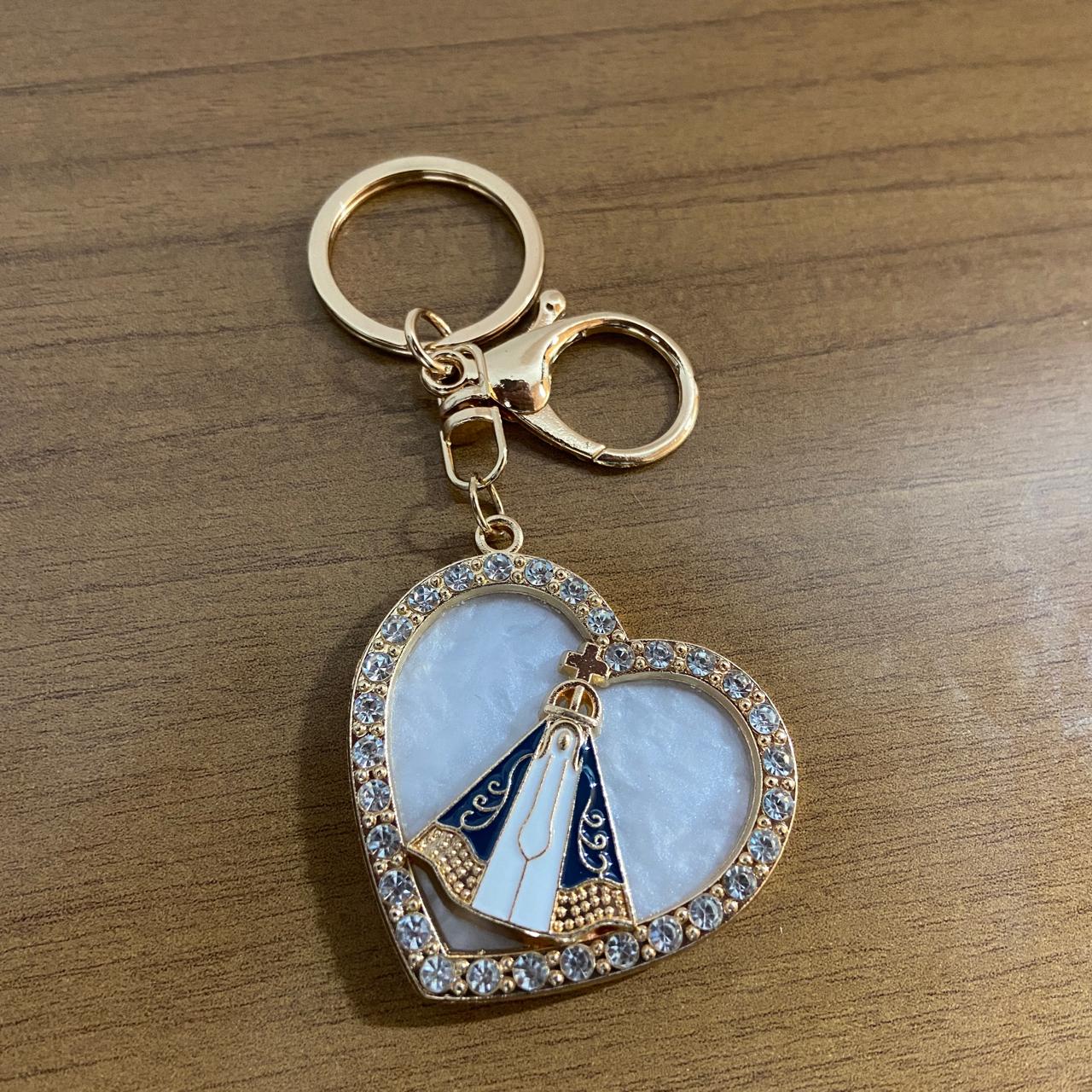 CHAVEIRO LUXO CORAÇÃO NOSSA SENHORA APARECIDA COM STRASS MADREPÉROLA (6 UNIDADES)
