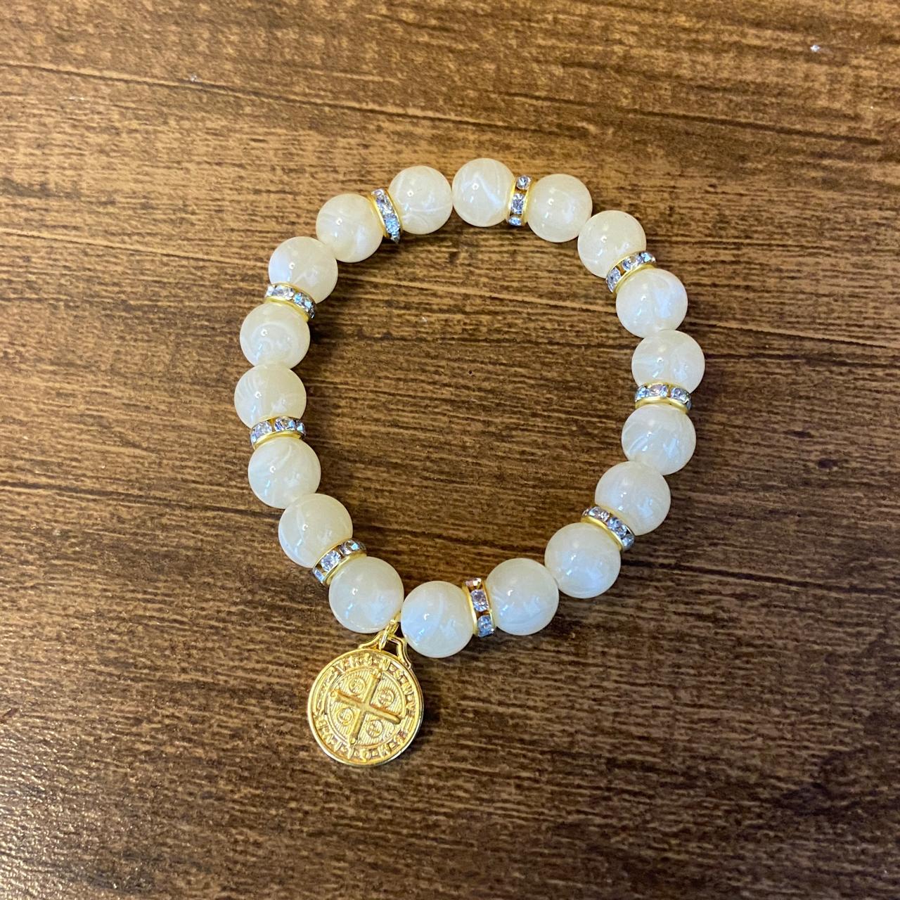 PULSEIRA PÉROLA MEDALHA DE SÃO BENTO 08MM MOD-5 (03 UNIDADES)