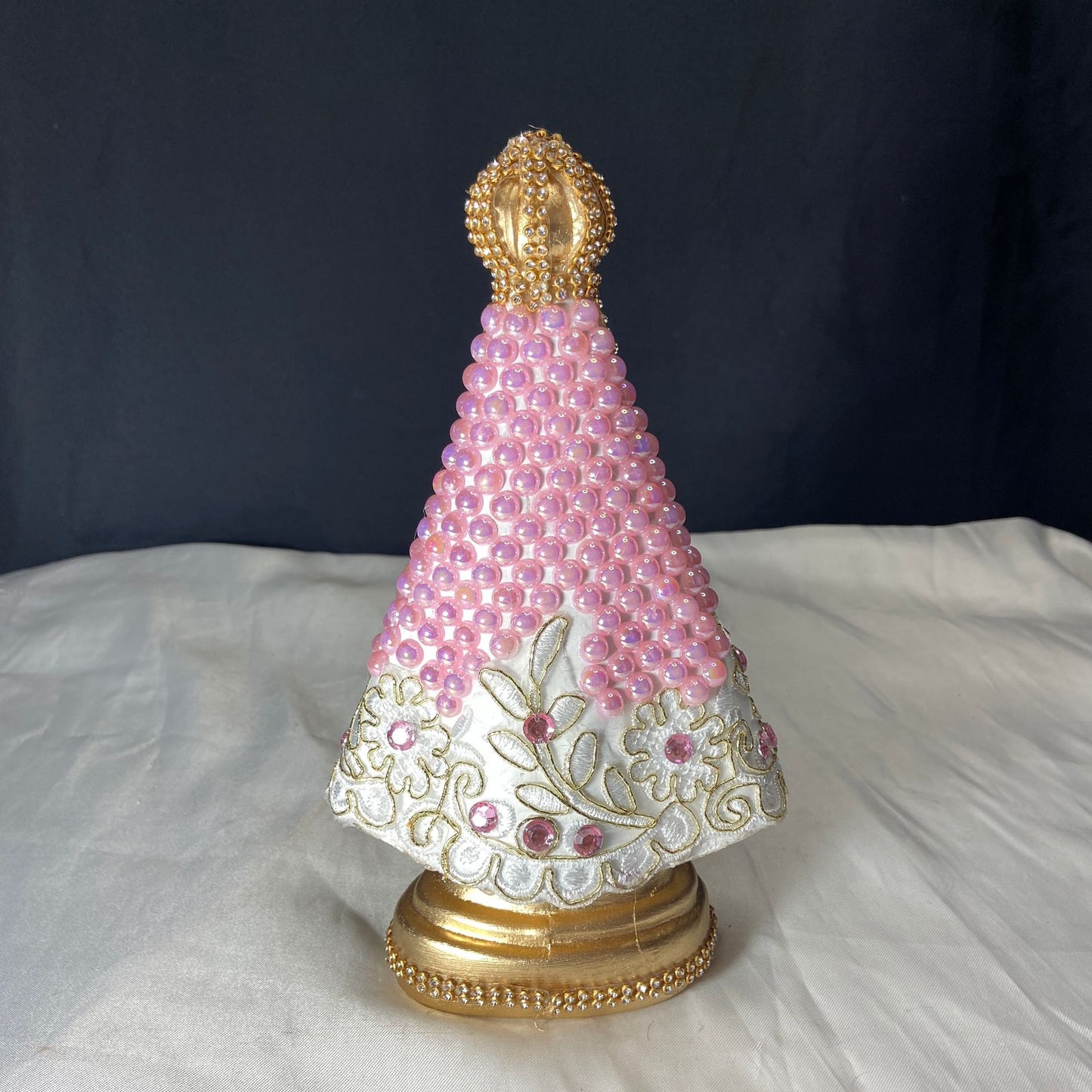 IMAGEM DE GESSO NOSSA SENHORA APARECIDA PÉROLA COM STRASS MOD04 23CM (1 UNIDADE)