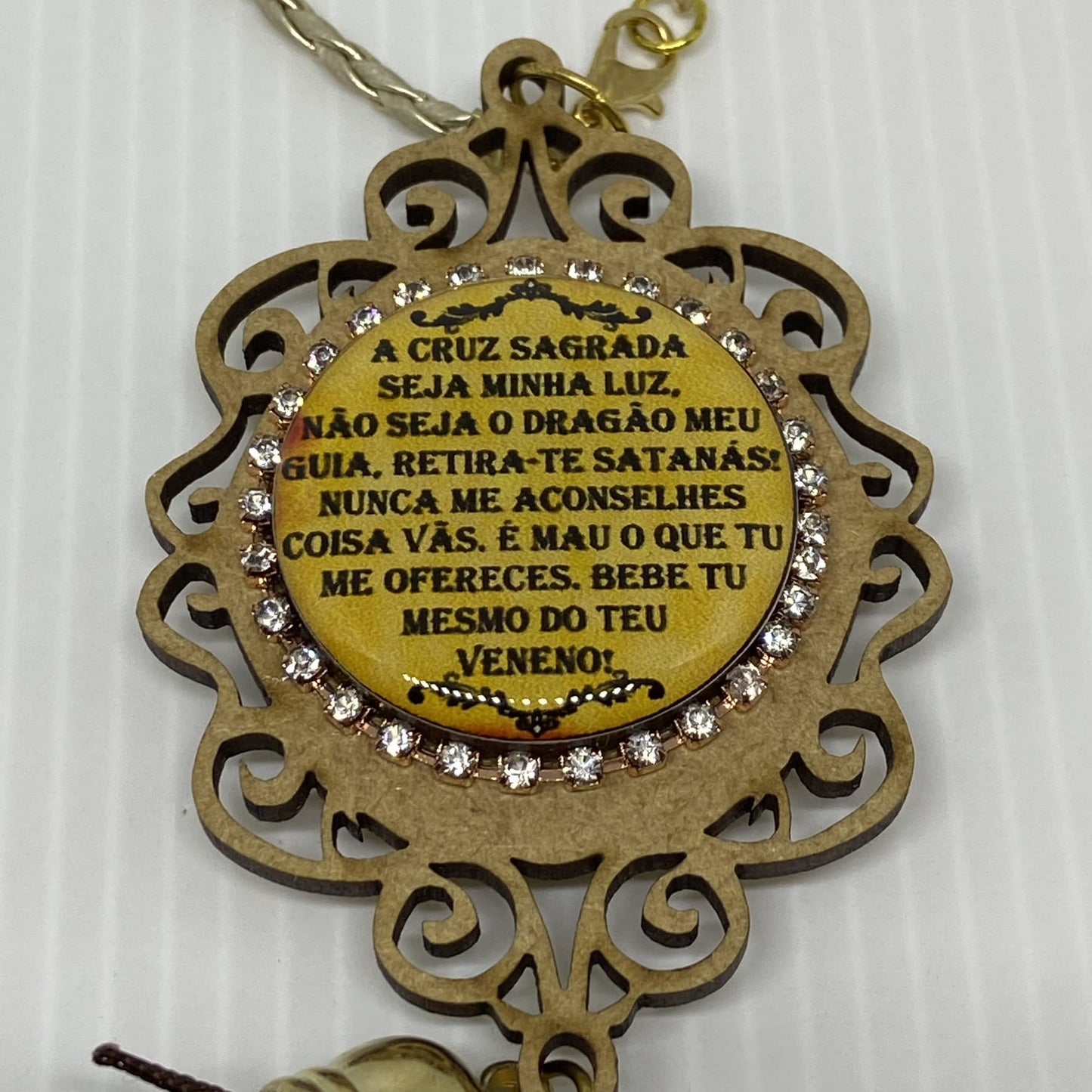 ADORNO DE CARRO MEDALHA SÃO BENTO (3 UNIDADES)