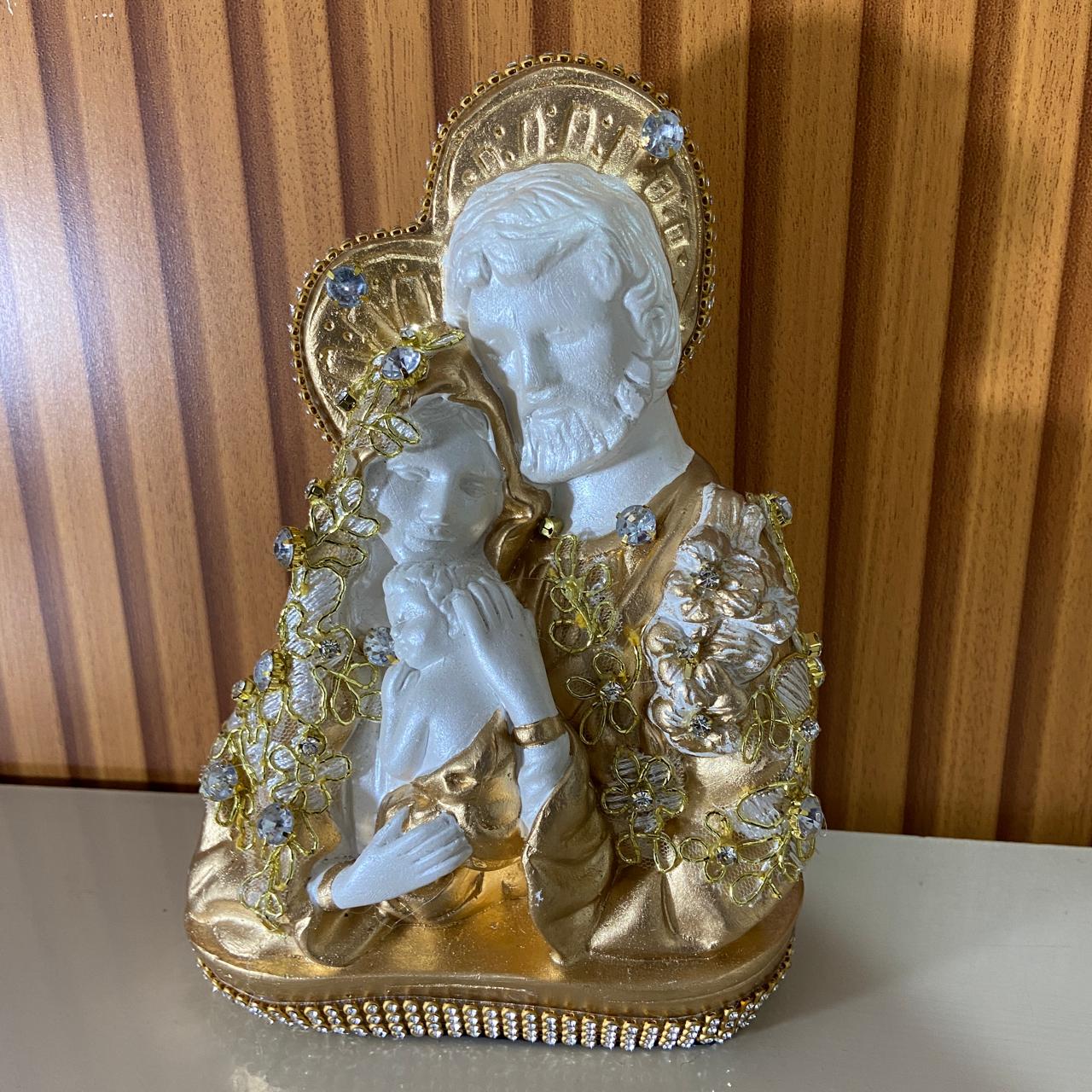 BUSTO DE GESSO SAGRADA FAMÍLIA DECOUPAGE DOURADO 20CM (1 UNIDADE)